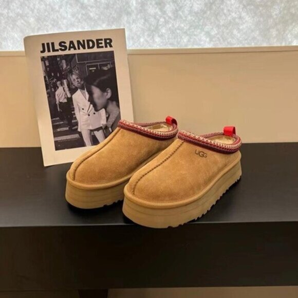 UGG Tazz Slipper in Chestnut - Picture 2 of 8